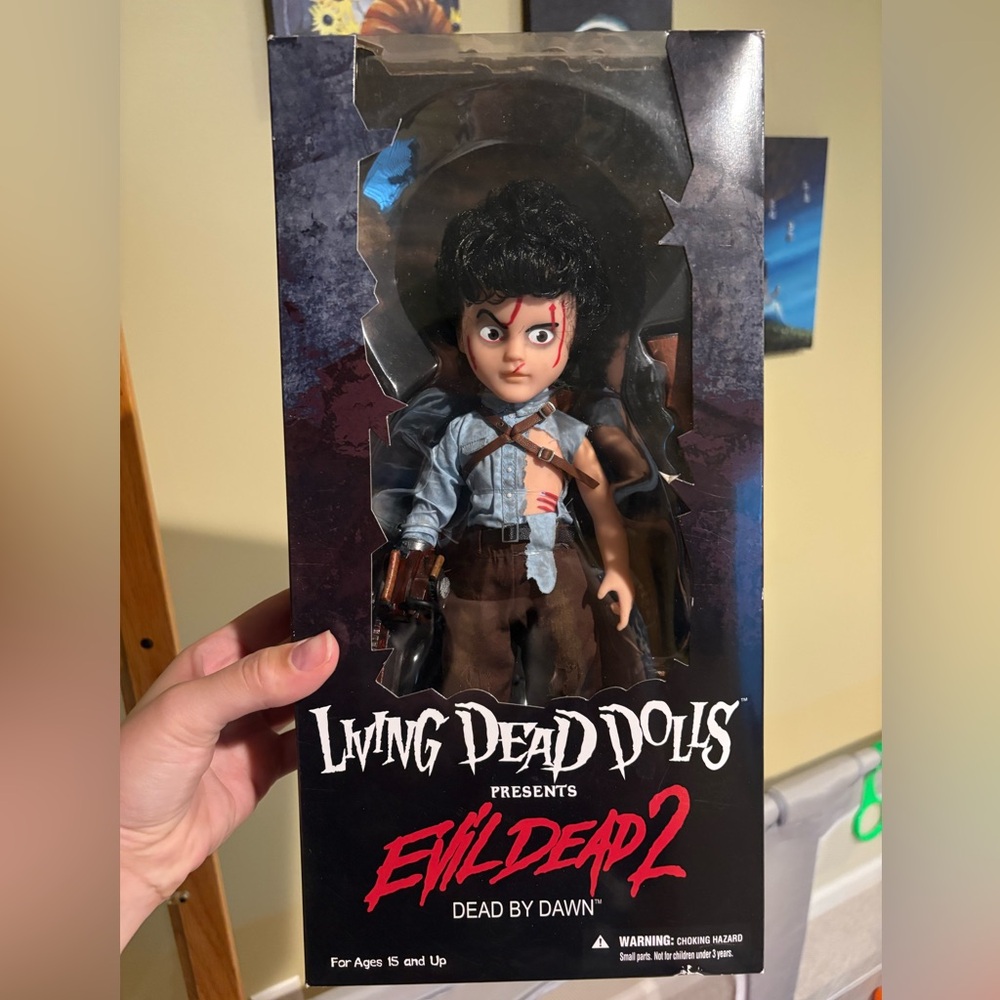 Living dead dolls Evil Dead 2 Ash NIB
